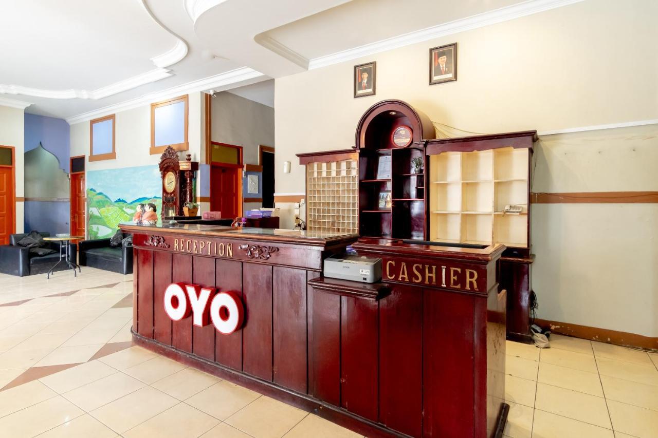 Oyo 1364 Pondok Wisata Istana XI Medan Exterior photo