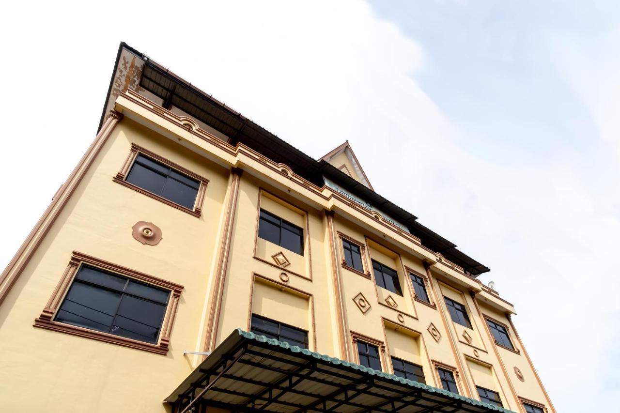 Oyo 1364 Pondok Wisata Istana XI Medan Exterior photo